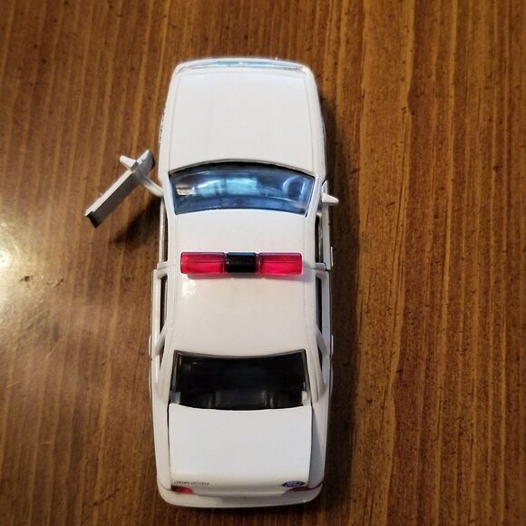 Ontario Provincial Police Road Champs die cast police car 1:43 scale - Picture 10 of 10